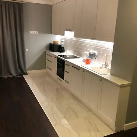 90210 Style Apartment